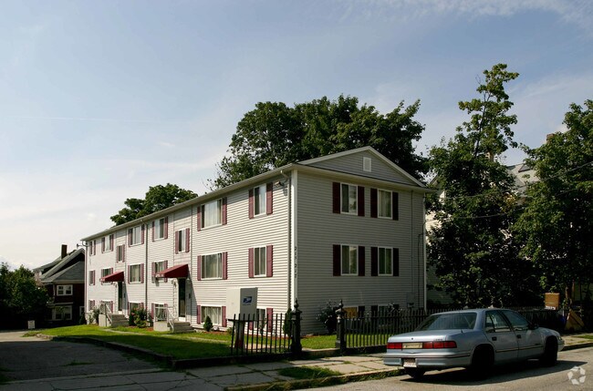 Foto del edificio - 215-217 Whipple St