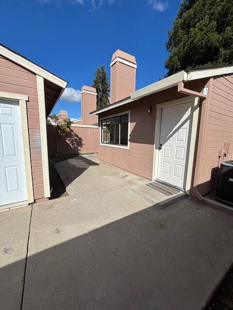 Building Photo - 1200 Lakewood Ave