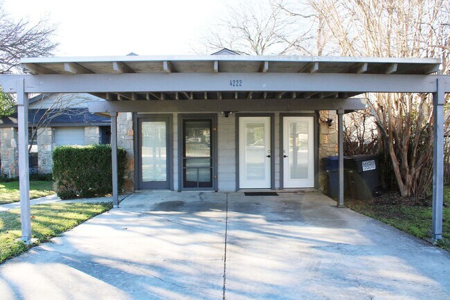 Foto del edificio - 4222 Clear Lake Dr