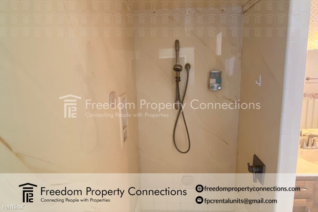 Foto del edificio - Studio, 1 bath Triplex - 1128 Via Pavion B...