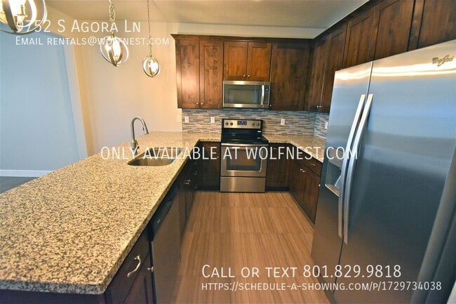 Building Photo - 9752 Agora Ln