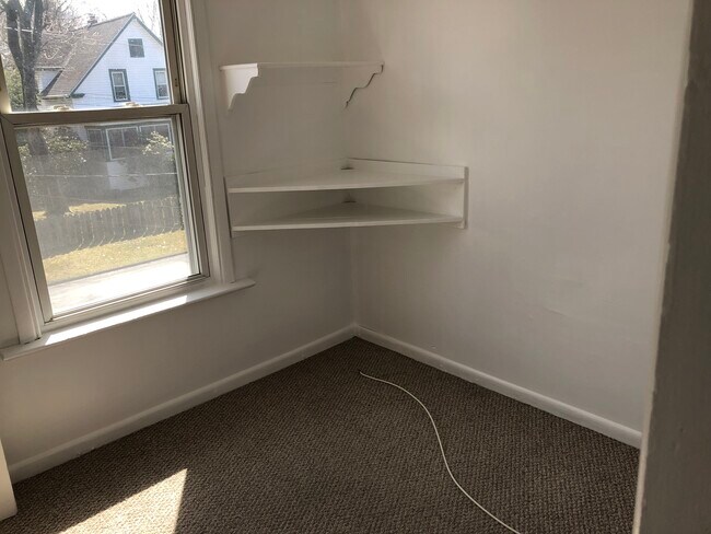 Used as small bedroom or office - 20 Woodlawn Ct