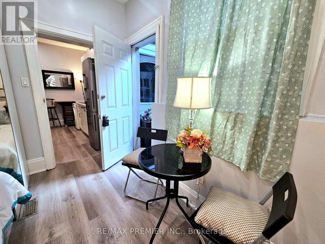 Photo principale - 454-454 Gerrard St E
