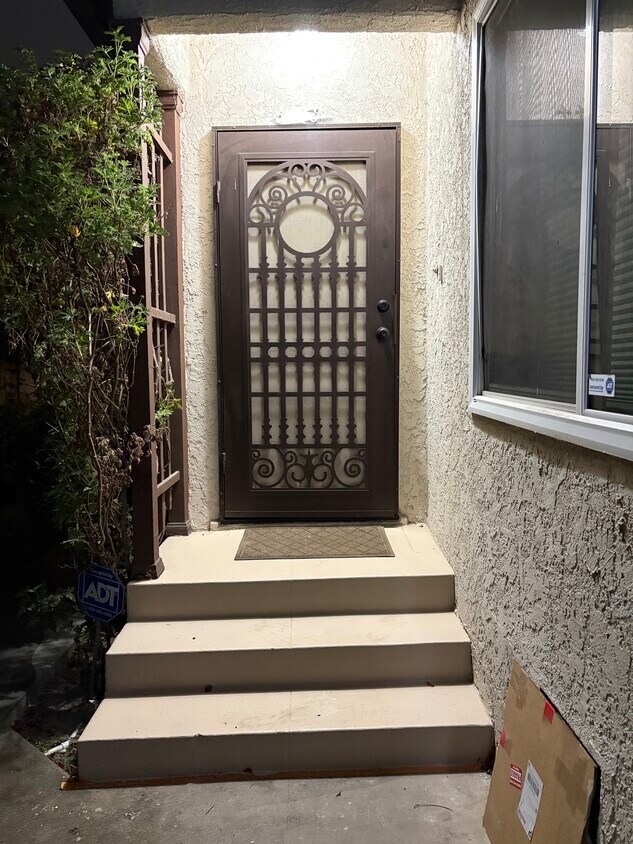 Foto principal - 1644 S Garth Ave