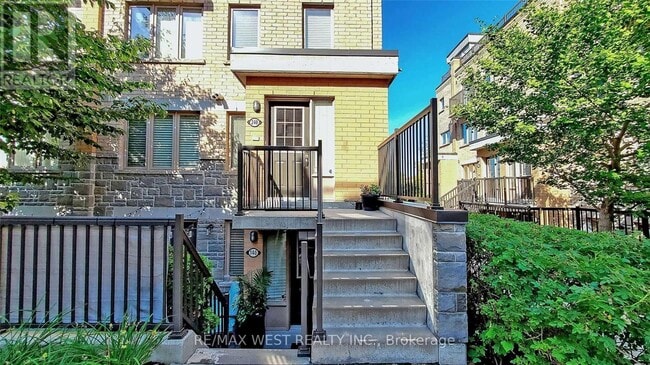 Building Photo - 10 Foundry Ave