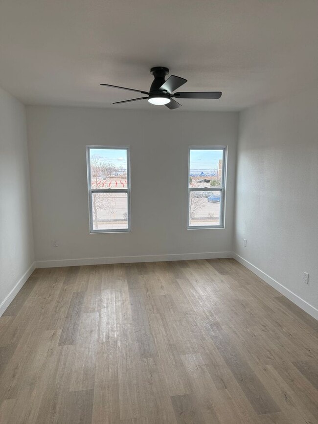 Foto del edificio - 1119 S Main St