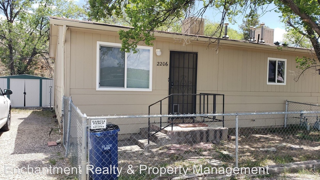 Foto principal - 2206 Little Walnut Rd