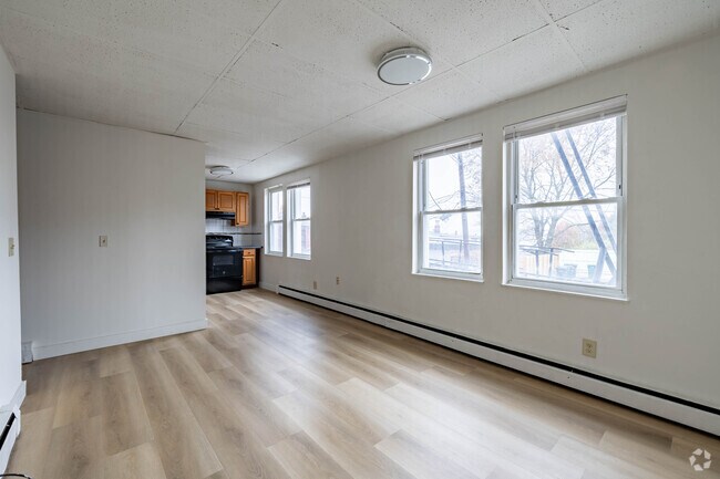 1 dormitorio, 1 baño - 700 pies cuadrados - Sala de estar - 2162 Stratford Ave