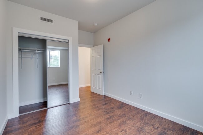 Building Photo - 1324 N 17th St