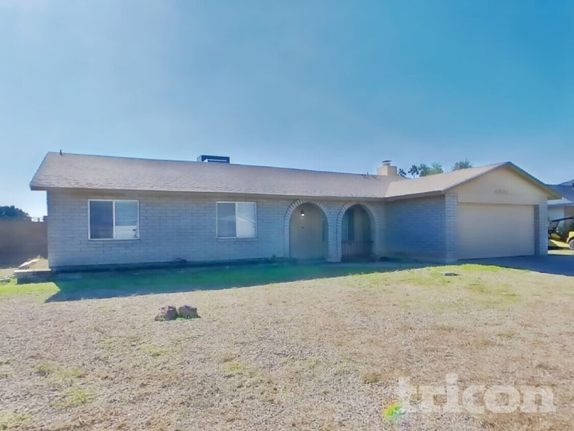 Primary Photo - 4901 W Dahlia Dr