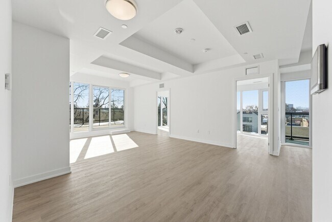 Building Photo - 4569 Kingston Rd
