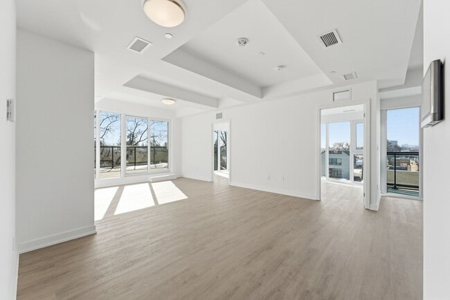 Building Photo - 4569 Kingston Rd