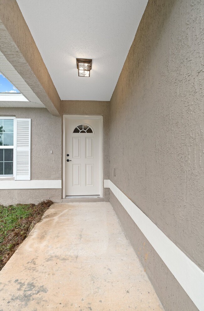 Foto del edificio - Beautiful Brand new 3 Bd/2 bath Home in Ma...
