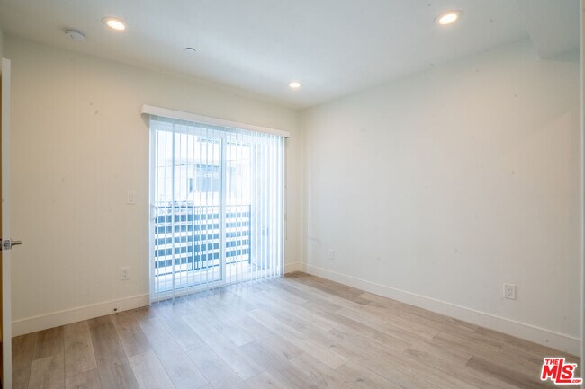 Foto del edificio - 608 N Gramercy Pl