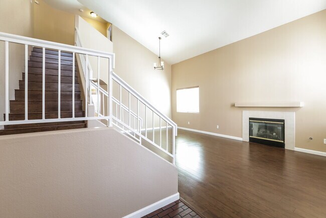 Foto del edificio - 4630 Spruce Oak Dr
