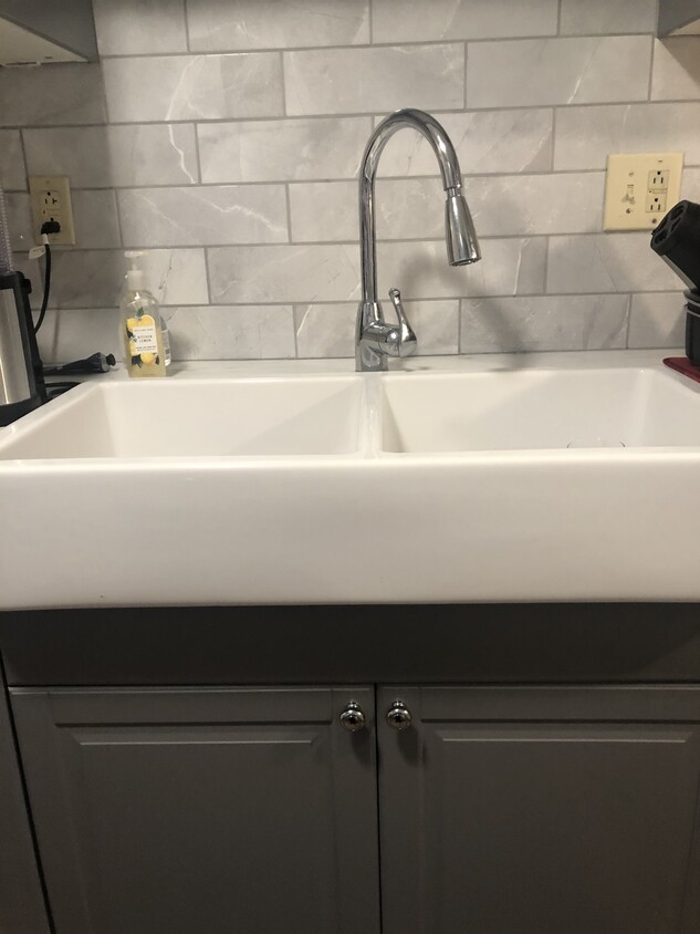 Kitchen - 250 Chapel Rd