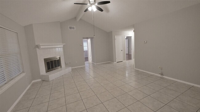 Foto del edificio - 1018 Three Forks Dr