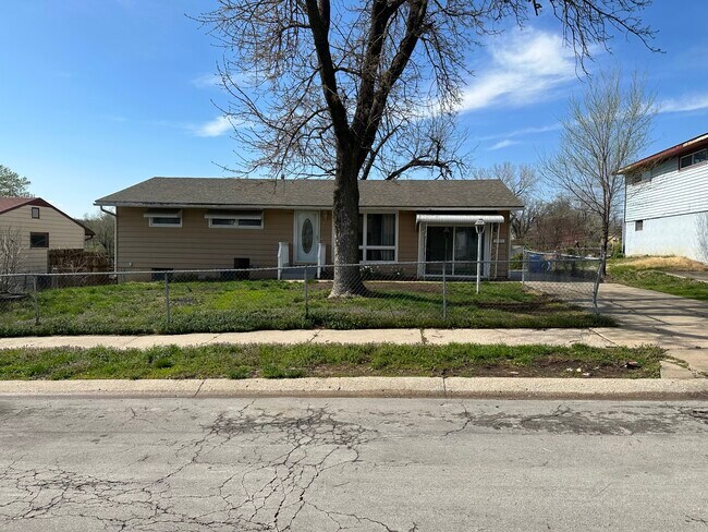 Building Photo - 4816 E 40th Terrace
