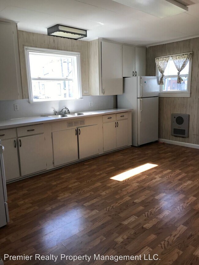 Building Photo - 2 br, 1 bath House - 212 S Washington