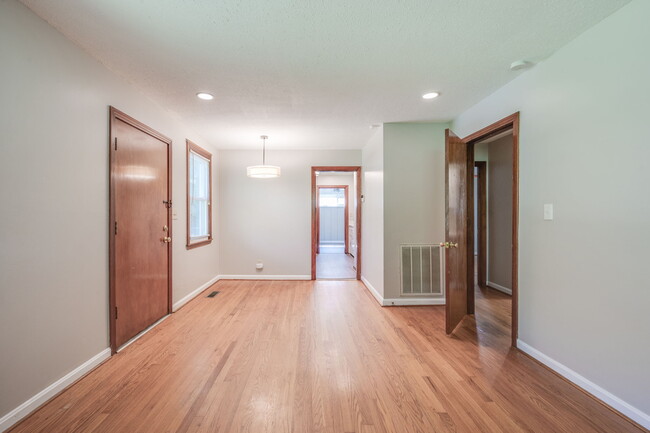 Foto del edificio - 531 Rosedale Ave
