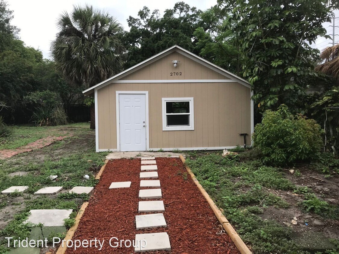 Foto principal - 1 br, 1 bath House - 2702 S Brown Ave