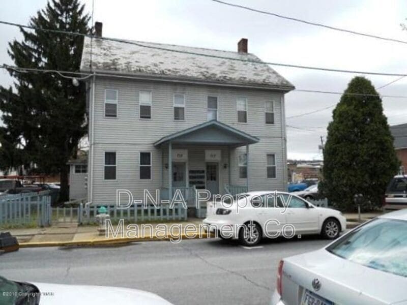 Foto principal - 715 Monroe St
