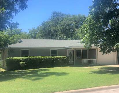 Foto principal - Spacious 3-Bedroom Home with 1.5 Baths & H...
