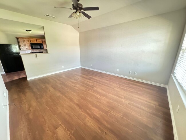 Building Photo - 523 Kacie Dr
