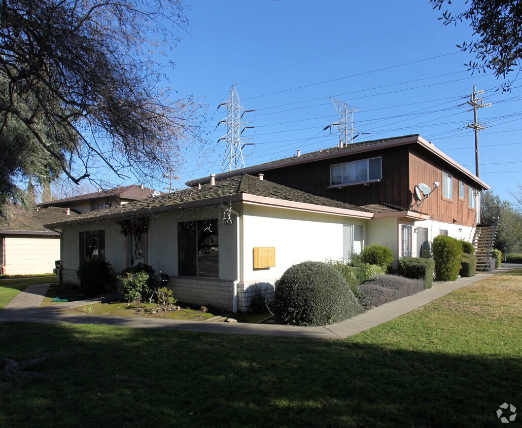 Primary Photo - 3125 Occidental Dr