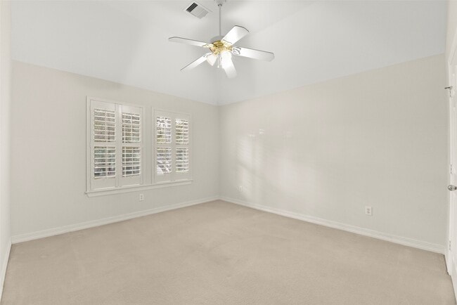 Foto del edificio - 1915 Lytham Ln