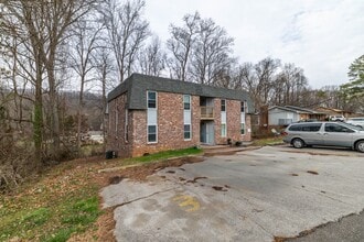 Building Photo - 2817 Colt Dr NE