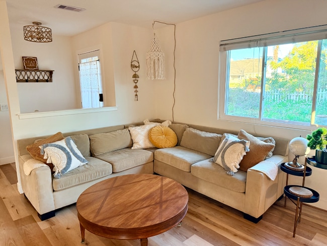 Building Photo - 942 Ruby Dr