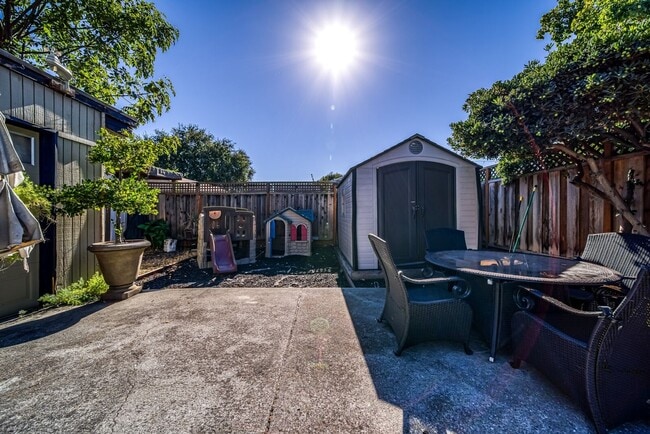 Foto del edificio - Charming Cottage Home In Central Redwood City - 3D Tour