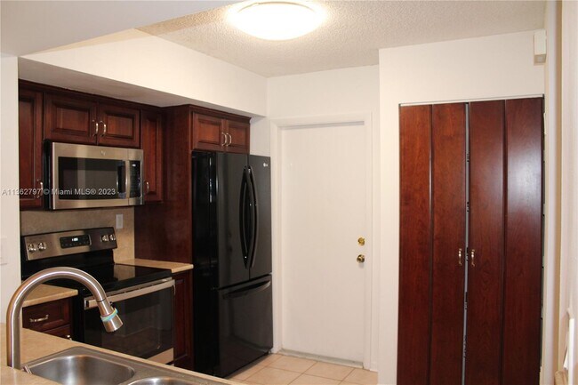 Foto del edificio - 9708 NW 24th Ct