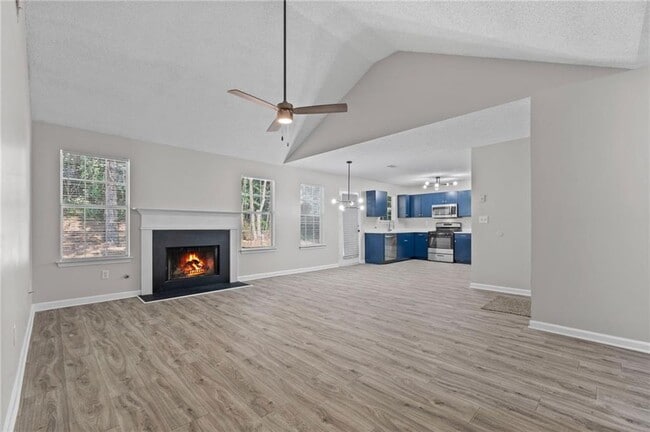 Foto del edificio - 2921 Ward Lake Way