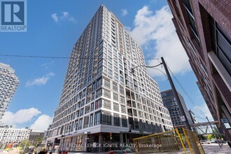 Building Photo - 15 Richardson St
