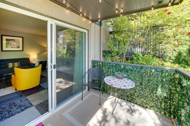 Foto del edificio - 1425 S Puget Dr