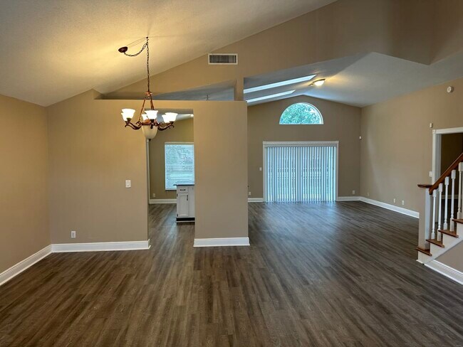Building Photo - 2006 Cross Breeze Dr