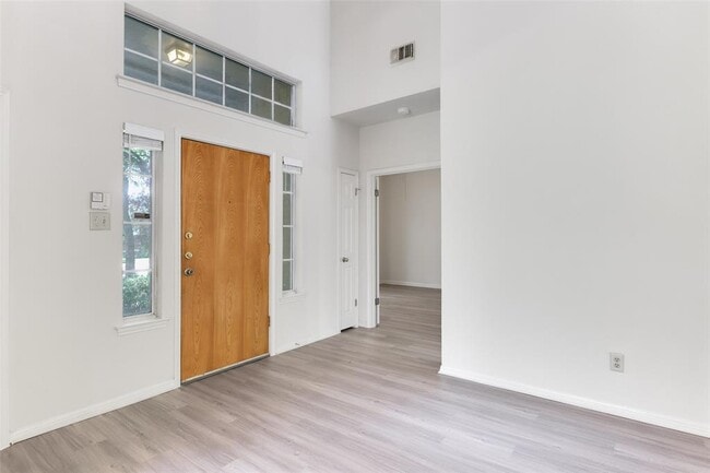 Building Photo - 8302 Cambria Dr