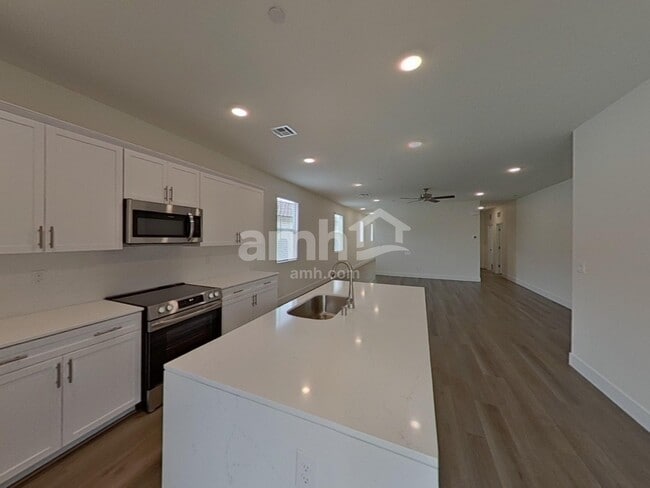 Building Photo - 509 Sacred Lotus Pl