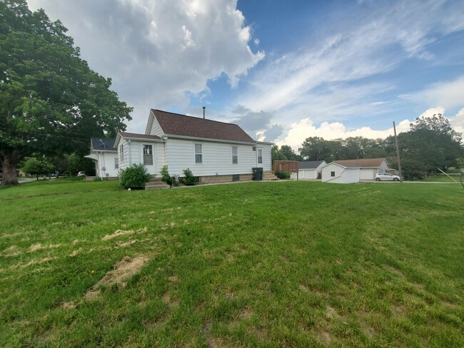 Building Photo - 1239 Englewood Ave