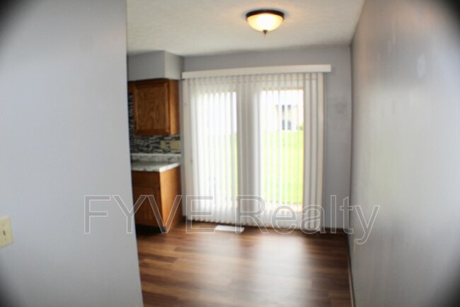 Foto del edificio - 716 W Light St