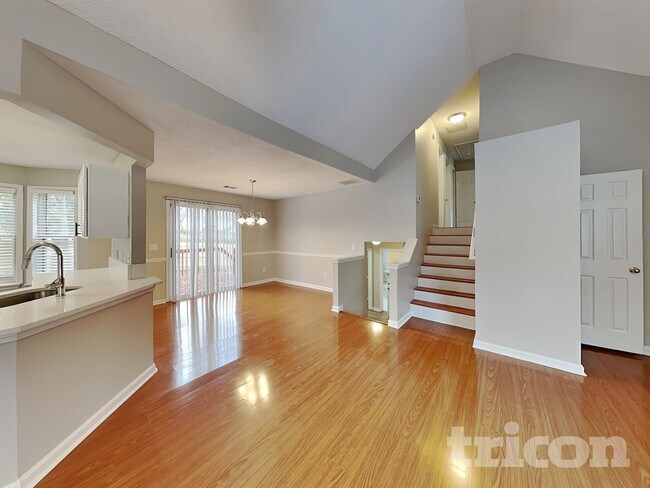 Foto del edificio - 5005 Hyacinth Ln