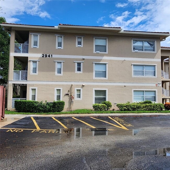 Foto del edificio - 2941 Riverside Dr