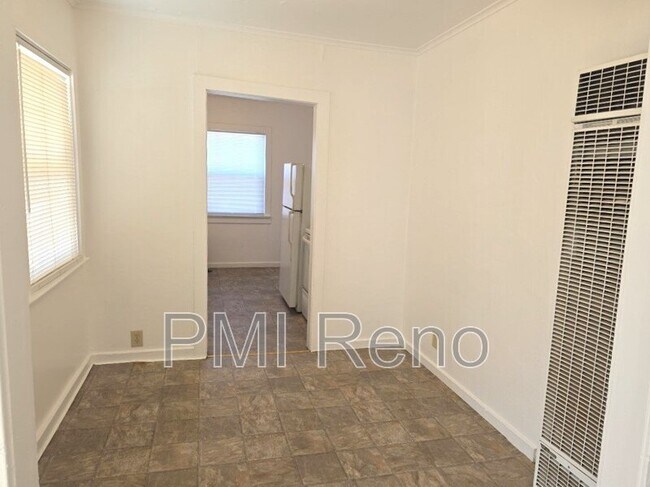 Foto del edificio - 1431 E 9th St