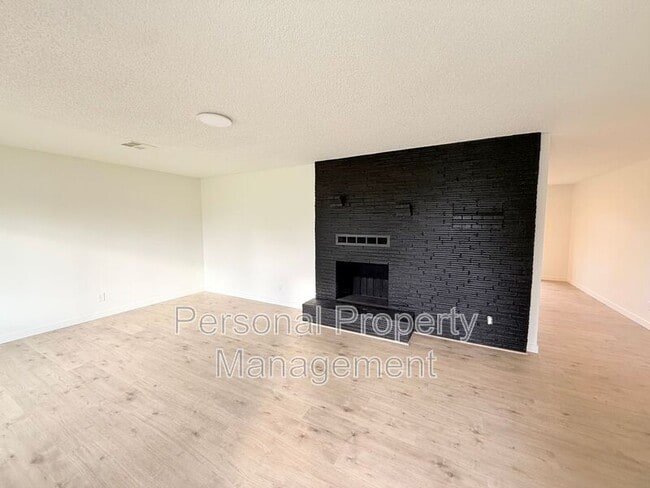 Foto del edificio - 12202 NE 2nd St