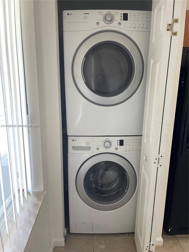 Photo - 2833 SW 82nd Ave House