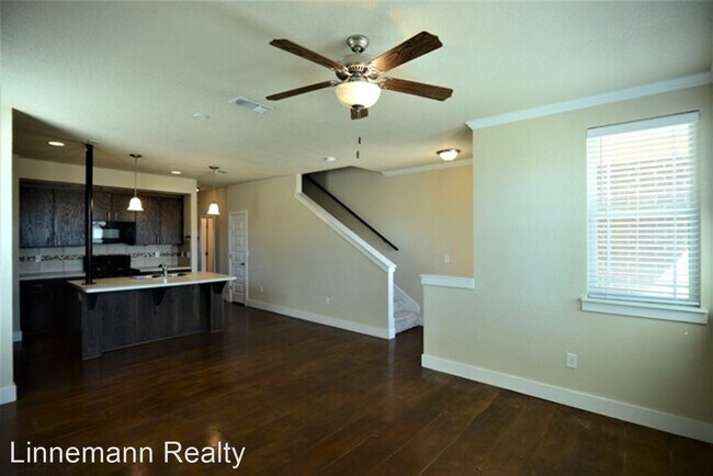 Building Photo - 3 br, 2.5 bath House - 2320 Verna Lee Blvd