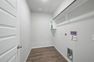 Building Photo - 13820 Goldeye Dr