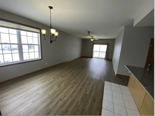 Building Photo - 347 Mosaic Ln